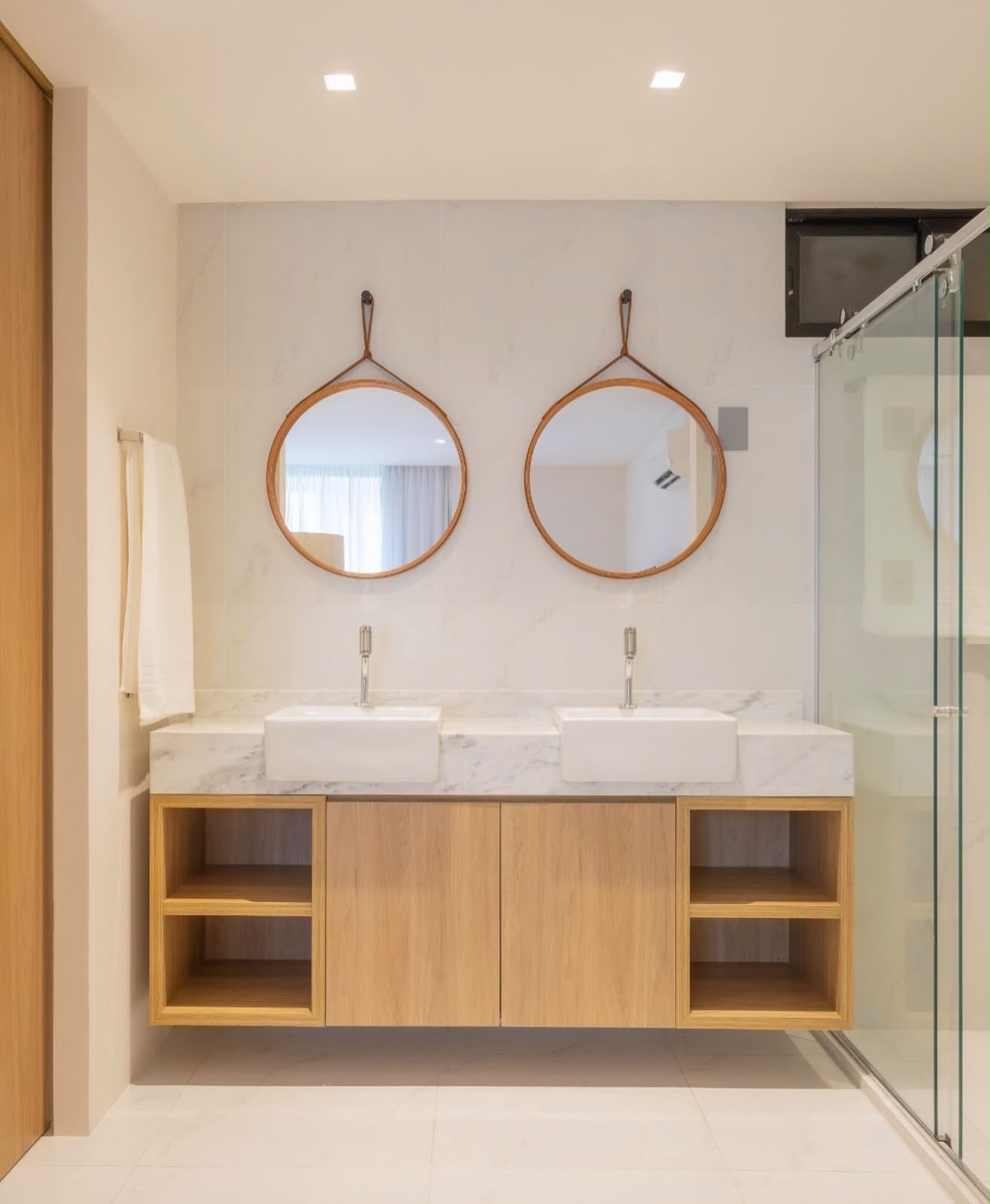 Apartamento Beira-mar com vista definitiva e varanda panorâmica  — Intermares, Cabedelo
