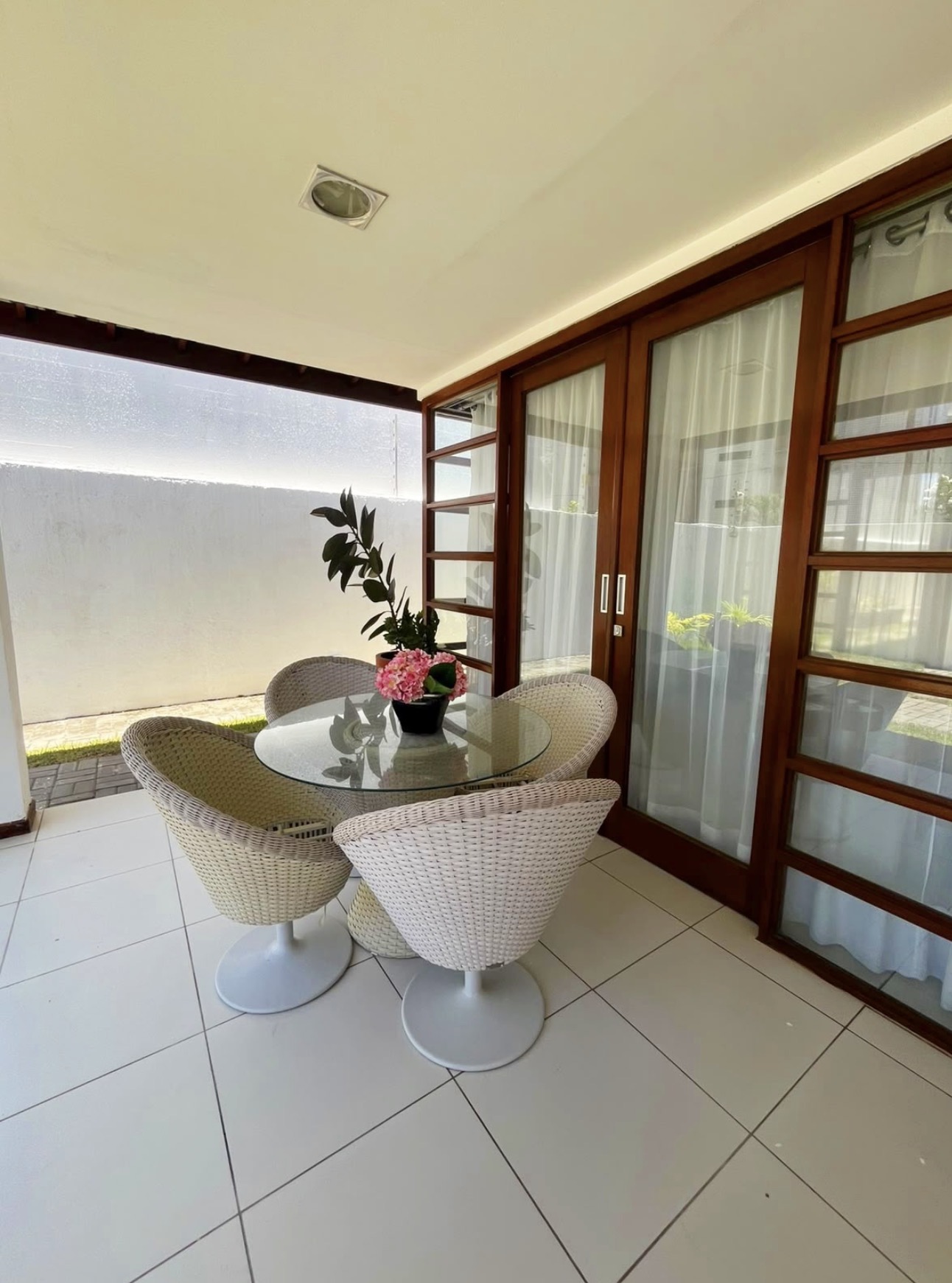 Casa mobiliada em Ponta de Campina | Uma localização privilegiada no litoral paraibano. — Ponta de Campina, Cabedelo